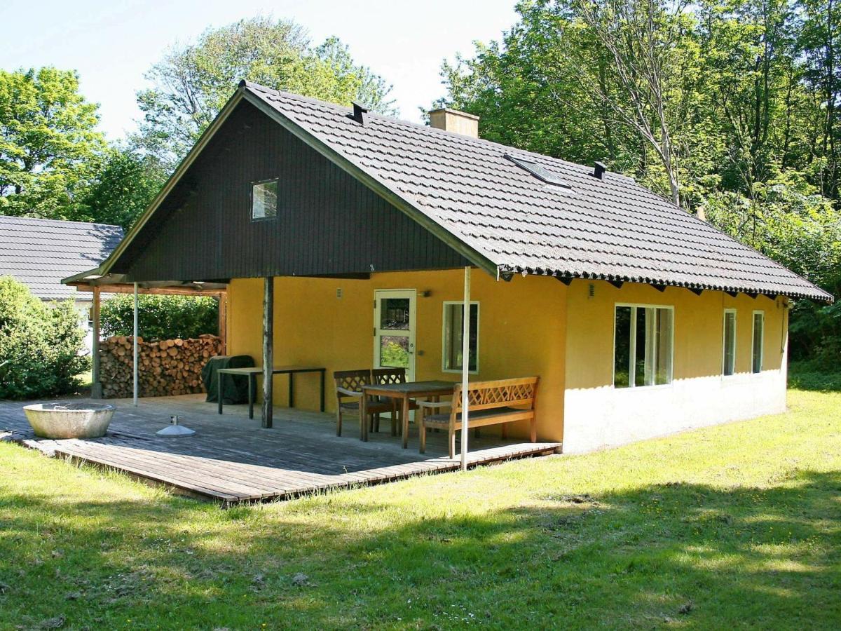 6 Person Holiday Home In AÅkirkeby 部屋 写真