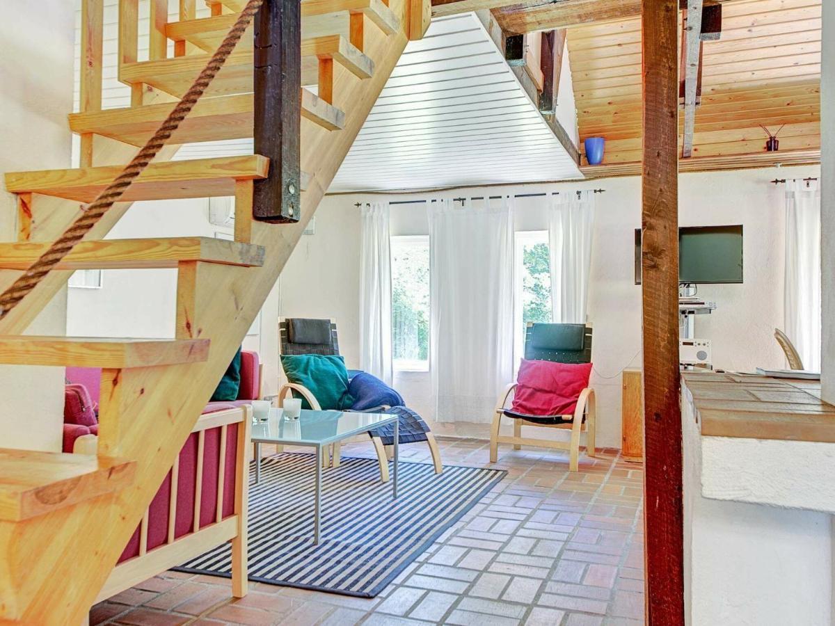 6 Person Holiday Home In AÅkirkeby 部屋 写真
