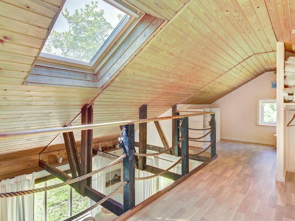 6 Person Holiday Home In AÅkirkeby 部屋 写真